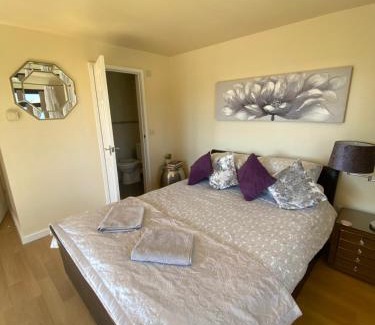 Kenfig Hill House | Carol's Place near Porthcawl, Margam Park, 3mins to M4