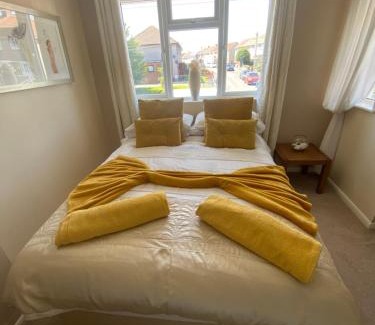 Kenfig Hill House | Carol's Place near Porthcawl, Margam Park, 3mins to M4