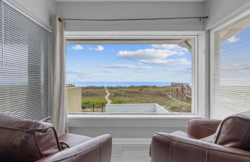 Crescent Beach House | Cozy Carolina Cottage with Oceanfront Views and Pool