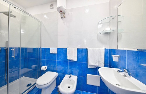 Ischia Porto Bed & Breakfast | Discover Carolina Rooms in the Heart of Ischia!