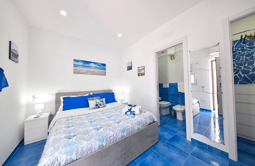 Ischia Porto Bed & Breakfast | Discover Carolina Rooms in the Heart of Ischia!