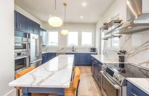 North Carolina Coast House | Carolina's Art By The Shore | Private Pool & Hot Tub Escape