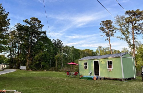 Tuskegee Apartment | Charming Carolyn's Tiny House: Family-Friendly with Breakfast