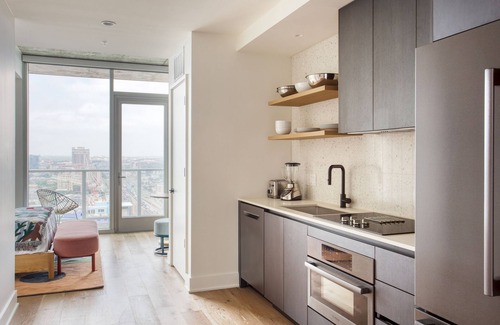 Travis Heights Condo | Discover Carousel by AvantStay: New Condo with Great Amenities