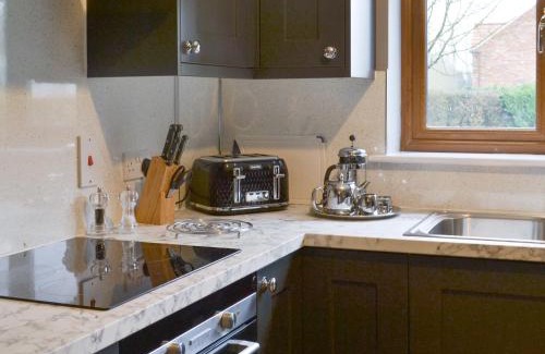 Lincoln House | Guest Rated 10/10: Carp Cottage with Pool and Hot Tub