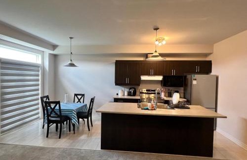 Ottawa Division House | Carp Townhome