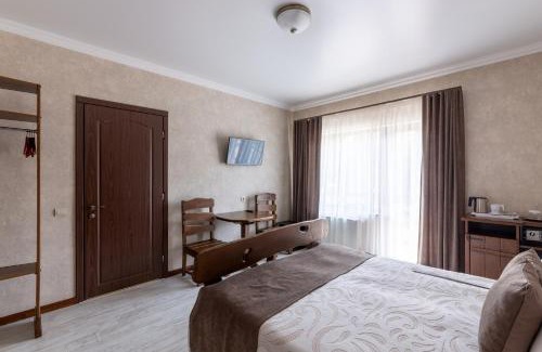 Polyanytsya Hotel | Discover Carparosa Hotel: Oceanfront Bliss & Top Amenities