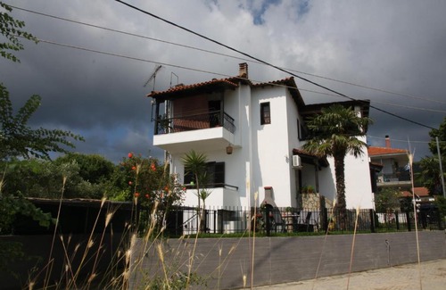 Sithonia House | Discover Carpe Diem: Family-Friendly with Top Ratings