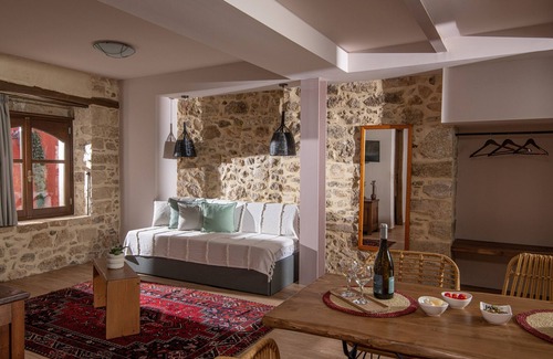 Archanes Hotel | Experience the Best at Carpe Diem Hotel - Rated 10/10