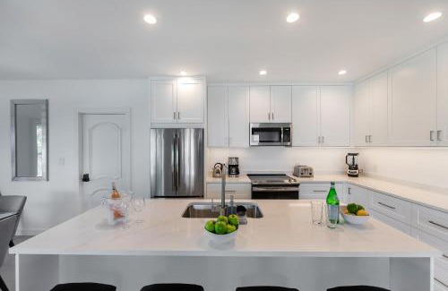 Grace Bay House | Stylish Carpe Diem 3 BR Condo with Pool & Perfect Ratings