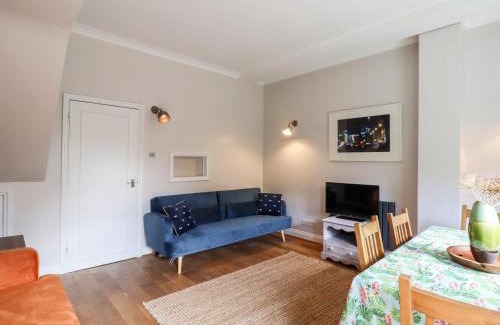 Sandwich House | Family-Friendly Retreat at Carpenters - Rated 9/10