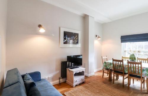 Sandwich House | Family-Friendly Retreat at Carpenters - Rated 9/10