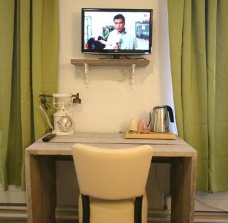 Hulsberg Hotel | Pet-Friendly Carré Hotel Zuid-Limburg with Oceanfront Dining