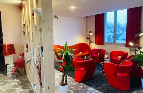 Bagneres-de-Bigorre Hotel | Discover Carré Py' Hôtel: Pet-Friendly & Family-Oriented Stay