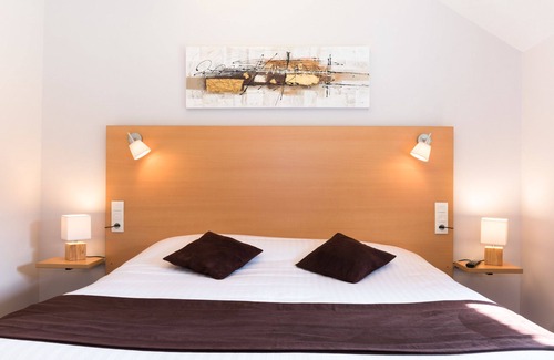 Bagneres-de-Bigorre Hotel | Discover Carré Py' Hôtel: Spa, Hot Tub & Breakfast Included