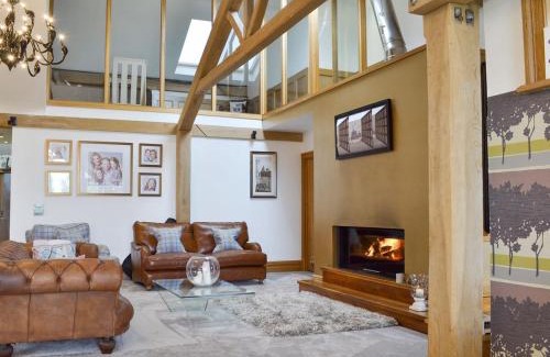 Poulton-le-Fylde House | Experience Carr End Barn A: 5-Star, Pet-Friendly Retreat