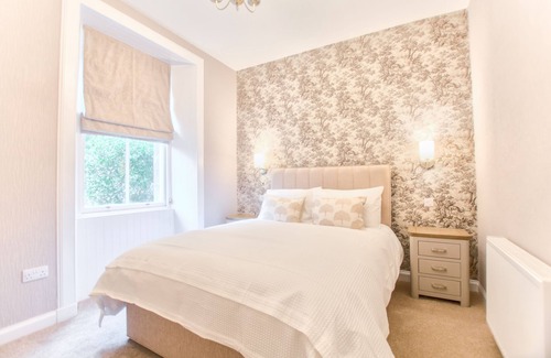 Gigha House | Elegant Carradales Guest House: Eco-Friendly & Rated 9.6