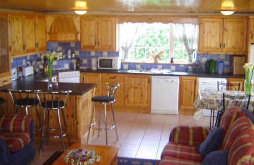 Valentia Island Bed & Breakfast | Coastal Retreat at Carraig Liath House – 4-Star Oceanfront Escape