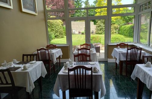 Kilkenny City Centre Bed & Breakfast | Family-Friendly Retreat at Carraig Rua with Kitchen Access
