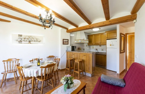Orba House | Carrebaix II - Cozy Apartment with Free WiFi & Pet Friendly