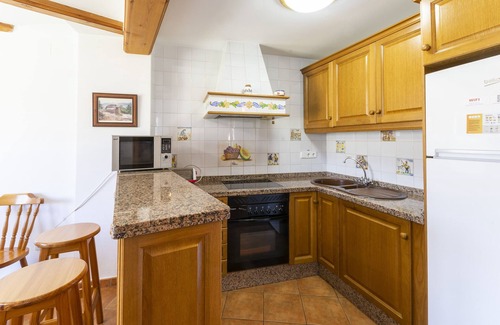 Orba House | Carrebaix II - Cozy Apartment with Free WiFi & Pet Friendly