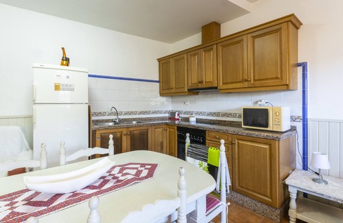 Orba House | Cozy CARREBAIX V Studio with Free WiFi & Pet Friendly