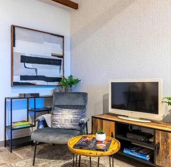 Carregado House | Enjoy Carregado House: Pet-Friendly Stay Near Lisbon