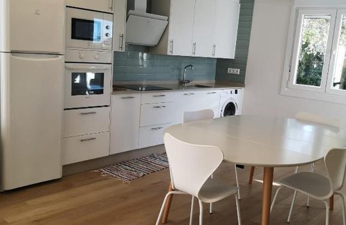 Alcabre Apartment | Discover CarreraHouses Castañal: Pet & Child Friendly Stay