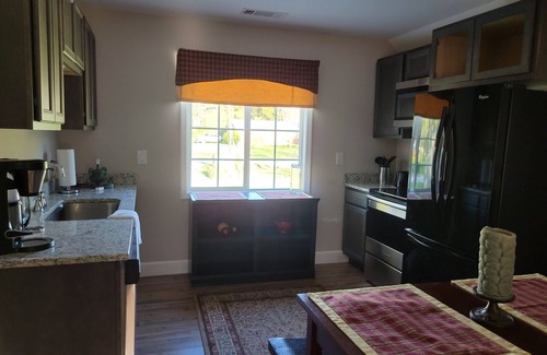 Senoia Apartment | Explore Carriage House Apt: Downtown Senoia Awaits