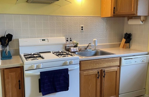 Wyandotte Apartment | Cozy Carriage House Close to Downtown Wyandotte!