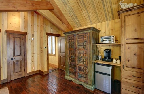 Sundance Cabin | Guest Rated 10/10: Carriage House on The Stream, Sundance
