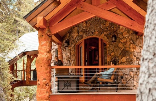 Sundance Cabin | Guest Rated 10/10: Carriage House on The Stream, Sundance