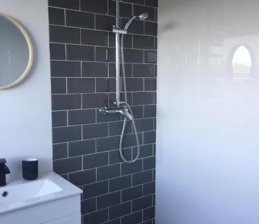 Carrick-on-Shannon House | Top-Rated Carrick-on-Shannon Guest House with Family Amenities