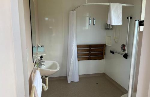Hari Hari House | Cozy Carrickfergus Cottage Unit 1 - Rated 8.7 by Guests