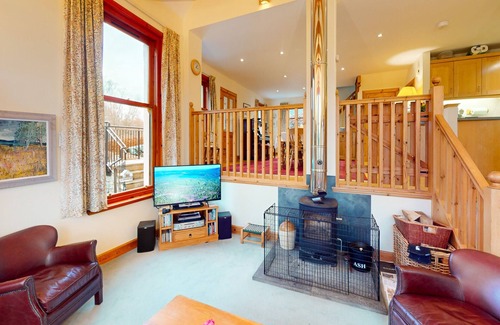Kingussie House | Experience Carriden: Pet-Friendly Retreat in Cairngorms