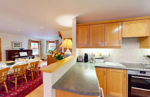 Kingussie House | Experience Carriden: Pet-Friendly Retreat in Cairngorms