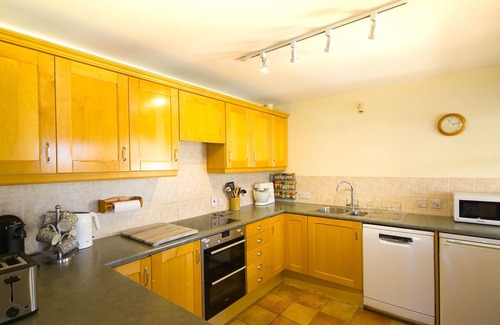 Kingussie House | Experience Carriden: Pet-Friendly Retreat in Cairngorms