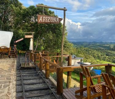 Bueno Brandao Cabin | Discover Carroça Colorado: Family-Friendly Getaway Awaits