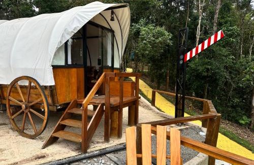 Bueno Brandao Cabin | Guest Rated 10/10: Carroça Colorado in Vila Mágica Awaits