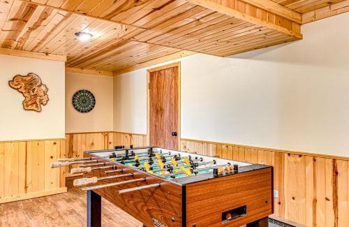 Lac du Flambeau House | Discover Carroll's Cabin: Pet-Friendly Family Retreat