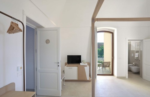 Cenate Bed & Breakfast | Unforgettable Stays at Carrubia: Spa & Pool Paradise