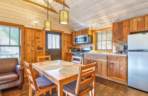 Lake Junaluska Cottage | Delightful Carruth Cottage: Walk to Lake Junaluska