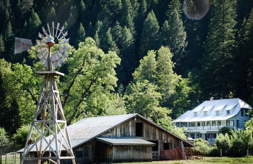 Trinity Center House | Exclusive Carrville Inn: Private Resort with Ocean Views