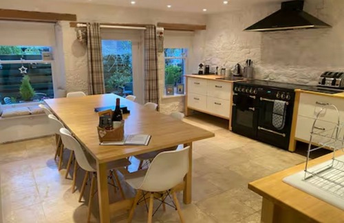 Crieff House | Carryglen, Crieff - 4 bedrooms & 4 bathrooms