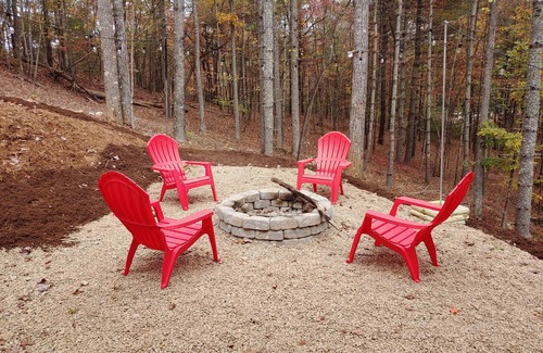 Brevard House | Pet-Friendly Carson Creek Rentals Hideout - Rated 10/10!
