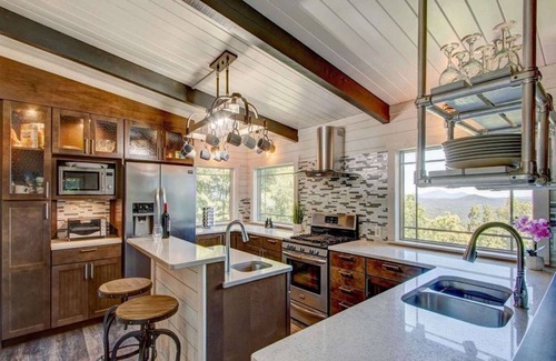 Dahlonega House | Discover Carson's Run on Cedar Mountain: Pet-Friendly Retreat
