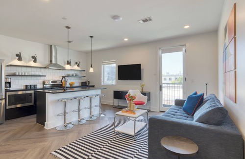 Historic Edgefield Apartment | Carter #304 by AvantStay | 1BR + Rooftop Access