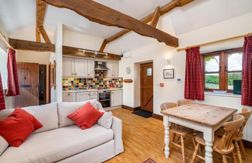 Chackmore Apartment | Pet and Child Friendly Getaway at Carters Cottage