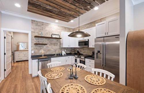 Franklin Condo | Carters Court Grand Escape