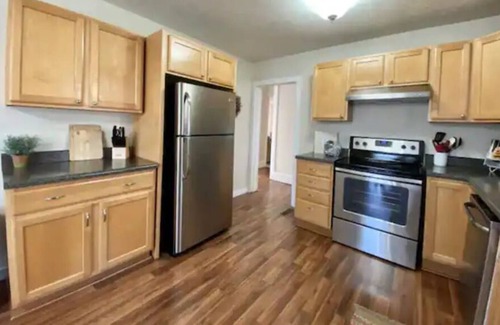 Carterville Cottage | Family-Friendly Carterville Cottage with Kitchen Access